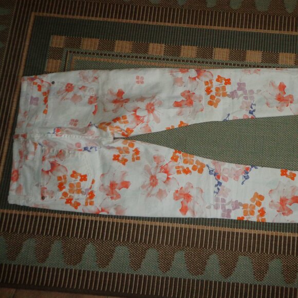 NWOT 7 For All Mankind Straight Leg Jeans 27 Floral Print - Picture 2 of 14